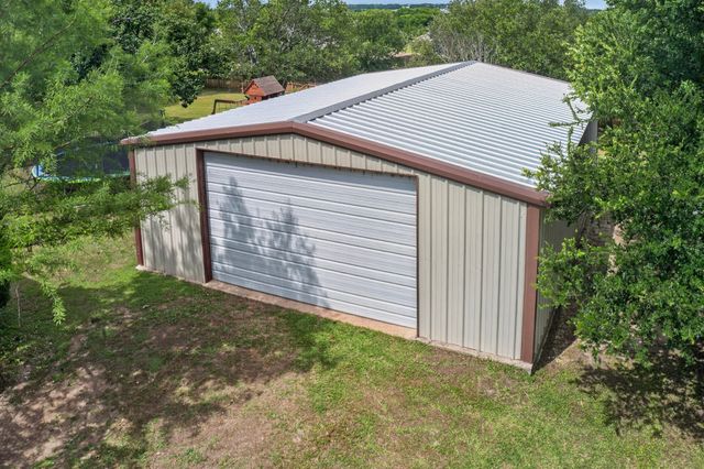 7011 Singleton Road, Midlothian, TX 76065