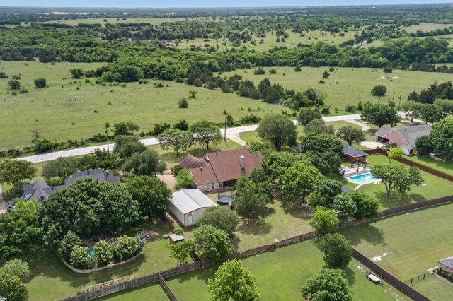 7011 Singleton Road, Midlothian, TX 76065