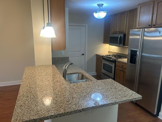 1320 Riverside Lane 200, Mendota Heights, MN 55118
