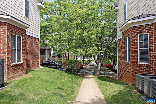 164 OLD FIFTH CIR, Charlottesville, VA 22903