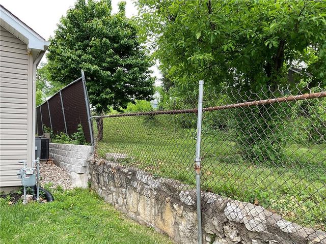 1834 S 16th Street, Kansas City, KS 66103