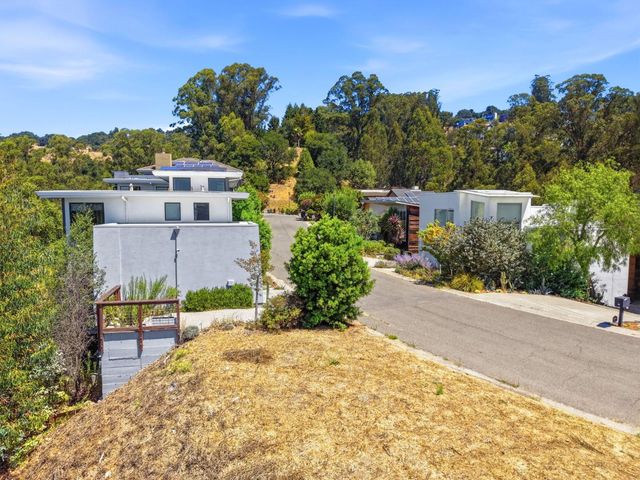 21 Jewel Court, Oakland, CA 94611