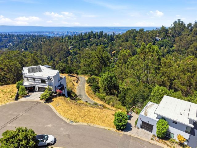 21 Jewel Court, Oakland, CA 94611
