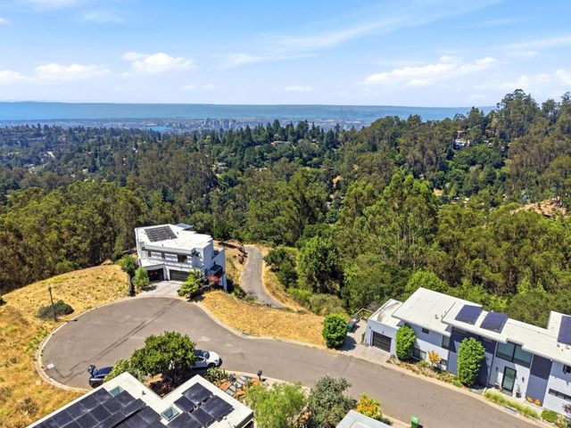 21 Jewel Court, Oakland, CA 94611