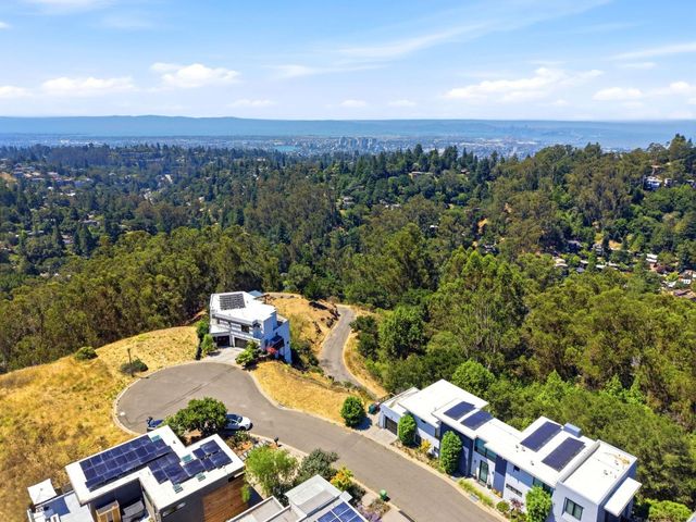 21 Jewel Court, Oakland, CA 94611