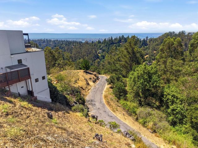 21 Jewel Court, Oakland, CA 94611