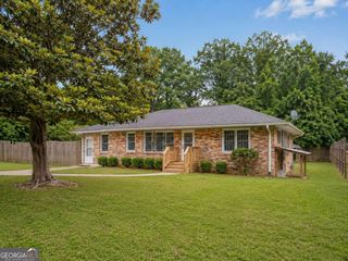 1189 Rockcut Road, Forest Park, GA 30297