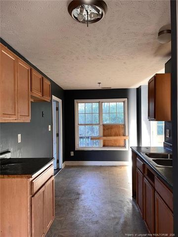 128 Copper Creek Drive, Raeford, NC 28376