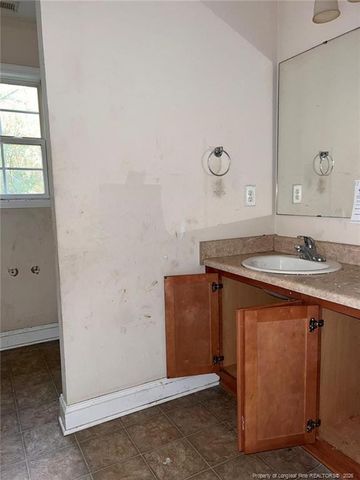 128 Copper Creek Drive, Raeford, NC 28376