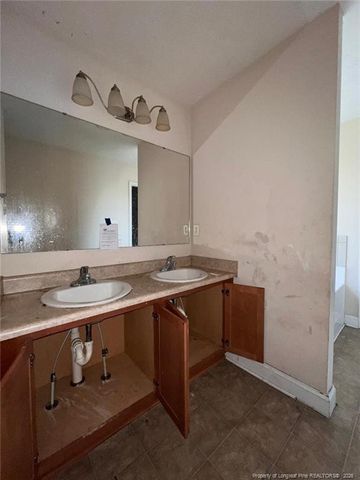 128 Copper Creek Drive, Raeford, NC 28376