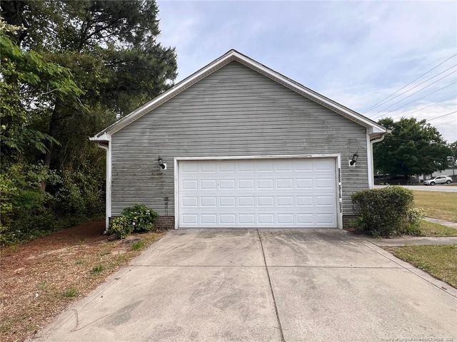 128 Copper Creek Drive, Raeford, NC 28376
