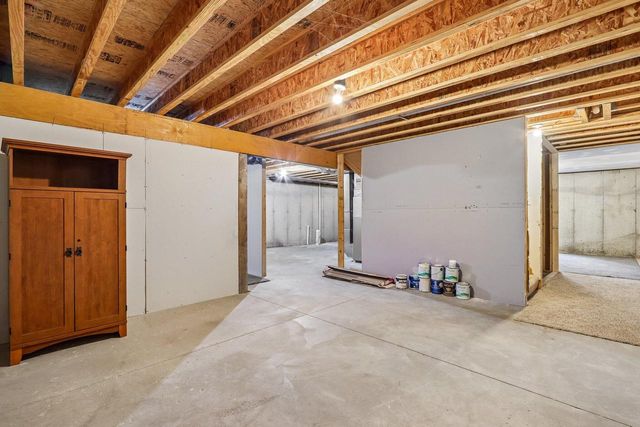 W5640 Babcock ROAD, Elkhorn, WI 53121