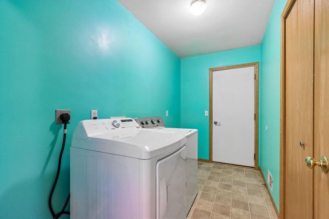 W5640 Babcock ROAD, Elkhorn, WI 53121