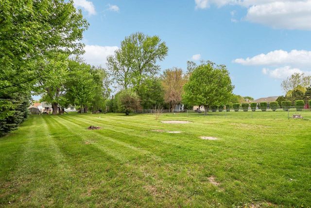 W5640 Babcock ROAD, Elkhorn, WI 53121