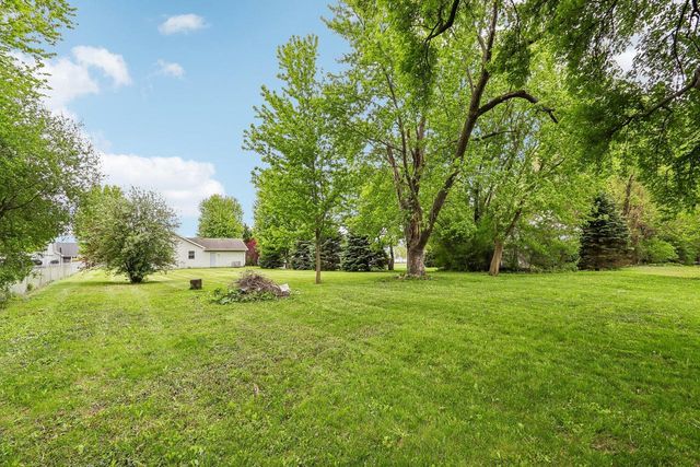 W5640 Babcock ROAD, Elkhorn, WI 53121