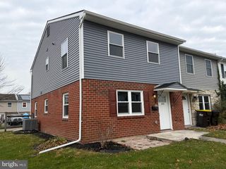 102 LINDA CT N, Richlandtown, PA 18955