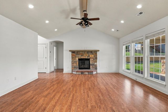 5001 STONE MOUNTAIN PKWY, Columbia, MO 65201