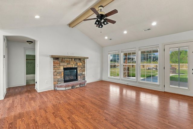 5001 STONE MOUNTAIN PKWY, Columbia, MO 65201