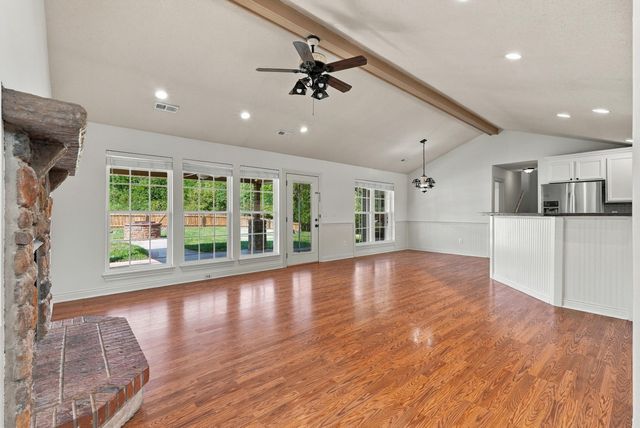 5001 STONE MOUNTAIN PKWY, Columbia, MO 65201