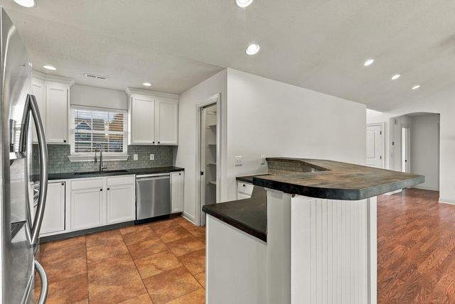 5001 STONE MOUNTAIN PKWY, Columbia, MO 65201