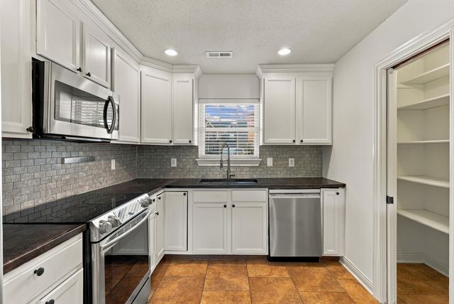 5001 STONE MOUNTAIN PKWY, Columbia, MO 65201