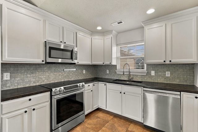 5001 STONE MOUNTAIN PKWY, Columbia, MO 65201