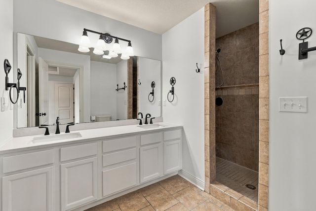 5001 STONE MOUNTAIN PKWY, Columbia, MO 65201