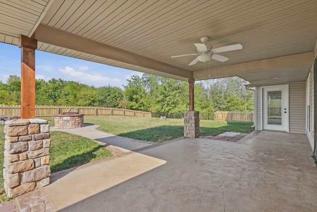 5001 STONE MOUNTAIN PKWY, Columbia, MO 65201