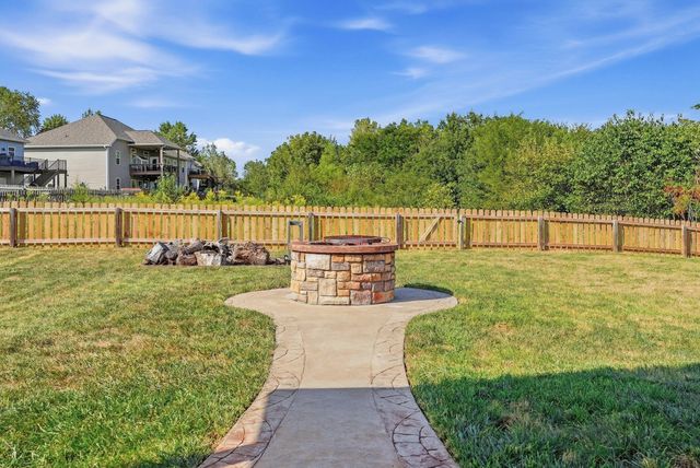 5001 STONE MOUNTAIN PKWY, Columbia, MO 65201