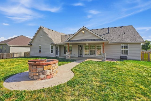 5001 STONE MOUNTAIN PKWY, Columbia, MO 65201