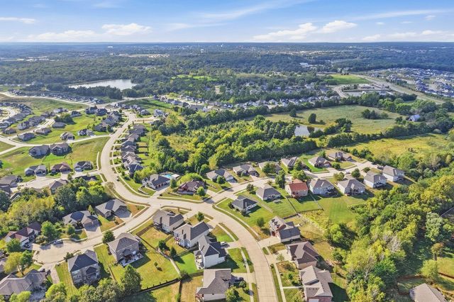 5001 STONE MOUNTAIN PKWY, Columbia, MO 65201