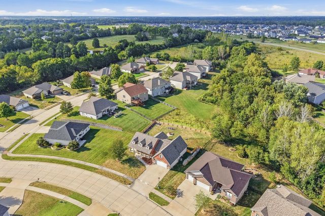 5001 STONE MOUNTAIN PKWY, Columbia, MO 65201