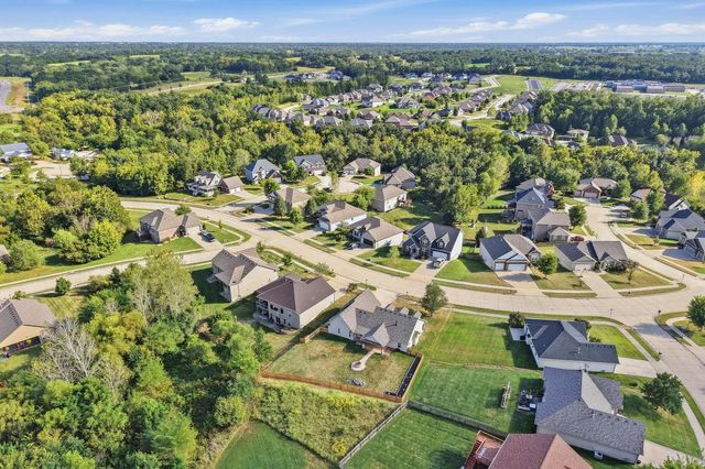 5001 STONE MOUNTAIN PKWY, Columbia, MO 65201