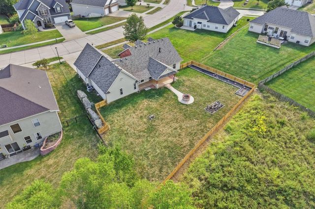 5001 STONE MOUNTAIN PKWY, Columbia, MO 65201