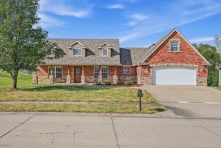 5001 STONE MOUNTAIN PKWY, Columbia, MO 65201