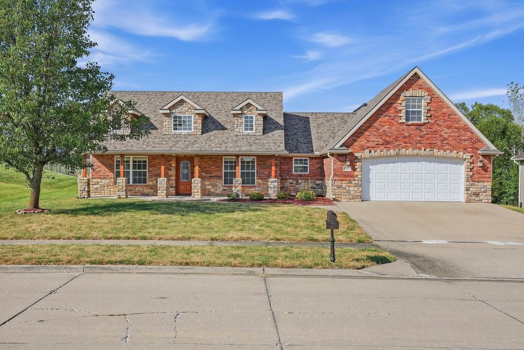 5001 STONE MOUNTAIN PKWY, Columbia, MO 65201