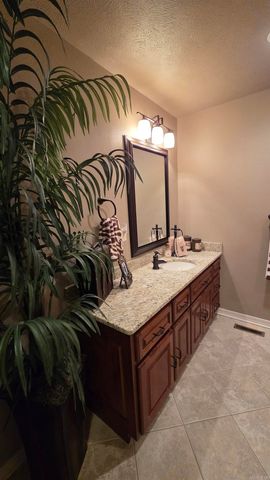 135 Hillview Dr Apt 37, Fairfield Bay, AR 72088