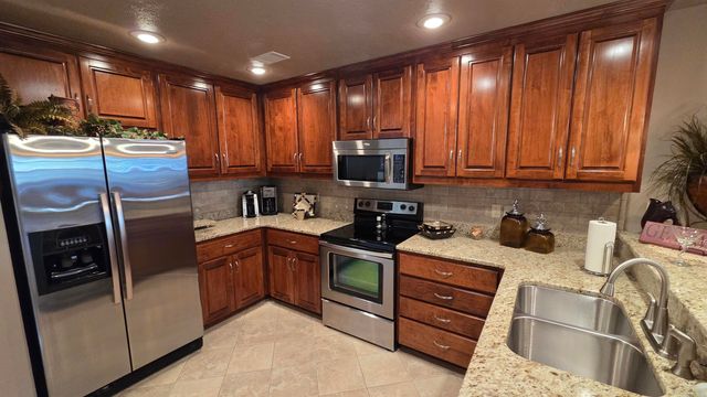 135 Hillview Dr Apt 37, Fairfield Bay, AR 72088