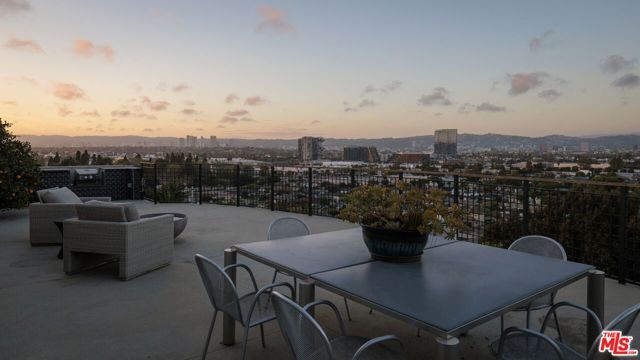 5667 Aladdin Street, Los Angeles, CA 90008