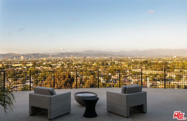 5667 Aladdin Street, Los Angeles, CA 90008