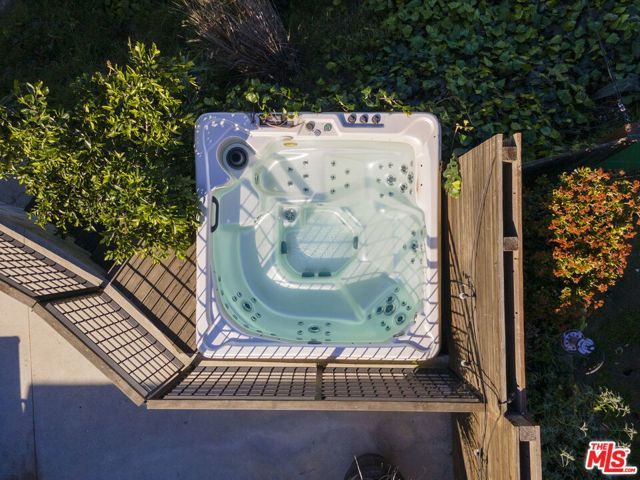 5667 Aladdin Street, Los Angeles, CA 90008