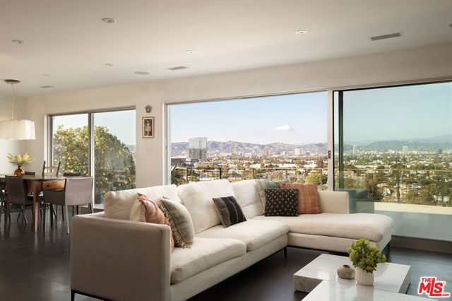 5667 Aladdin Street, Los Angeles, CA 90008