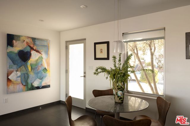 5667 Aladdin Street, Los Angeles, CA 90008