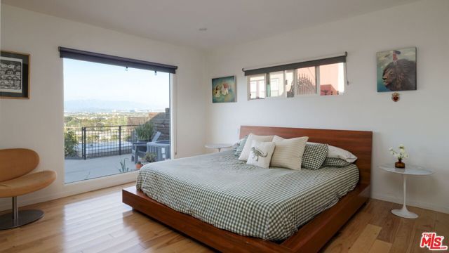 5667 Aladdin Street, Los Angeles, CA 90008