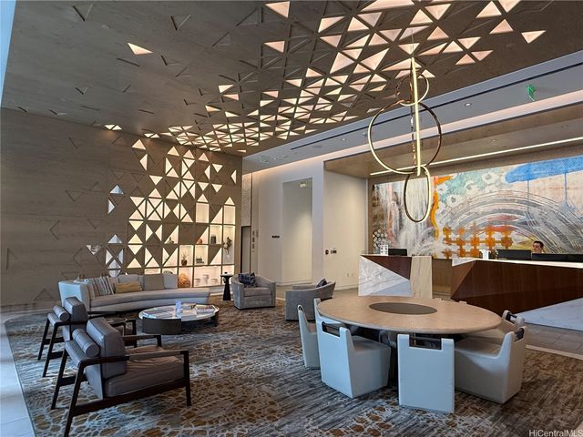 987 Queen Street 1912, Honolulu, HI 96814