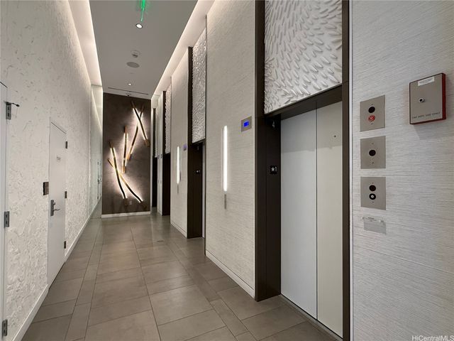 987 Queen Street 1912, Honolulu, HI 96814