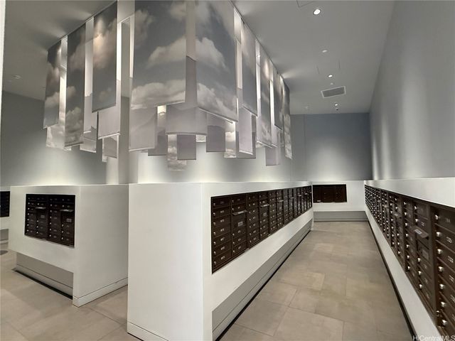 987 Queen Street 1912, Honolulu, HI 96814