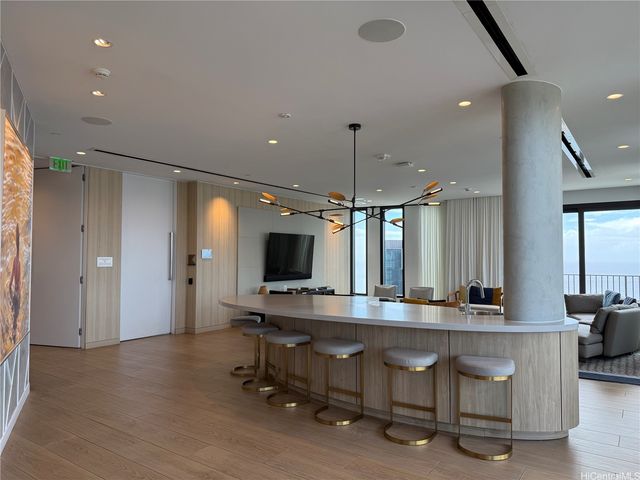 987 Queen Street 1912, Honolulu, HI 96814