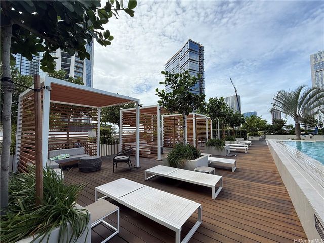 987 Queen Street 1912, Honolulu, HI 96814