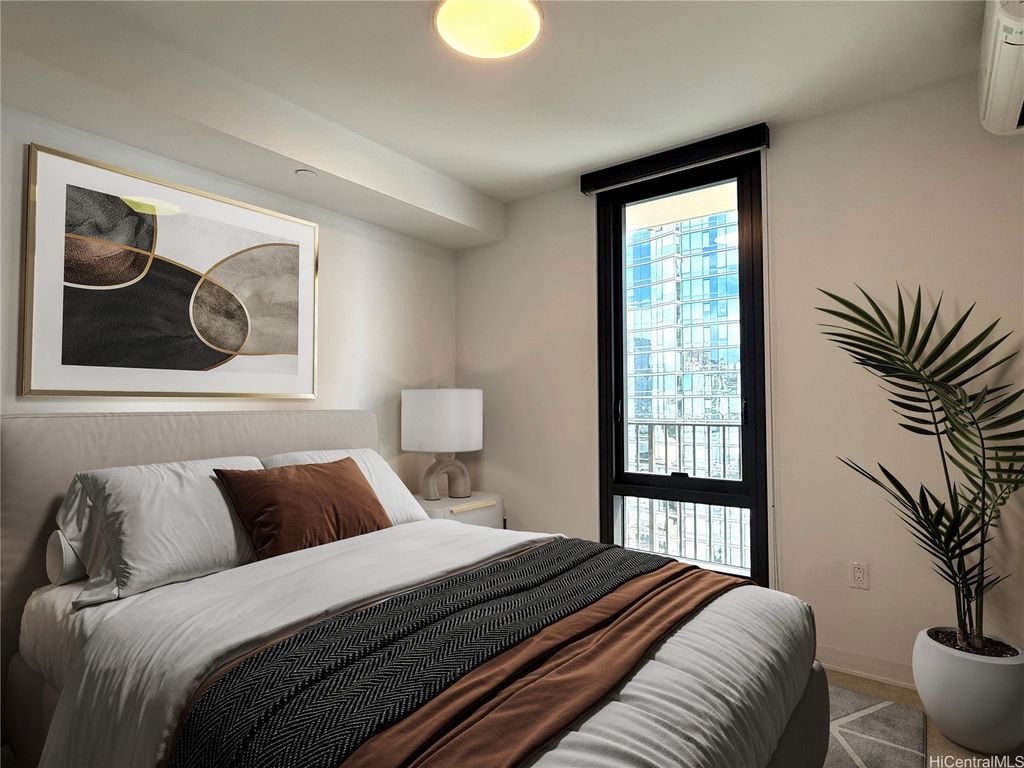 987 Queen Street 1912, Honolulu, HI 96814
